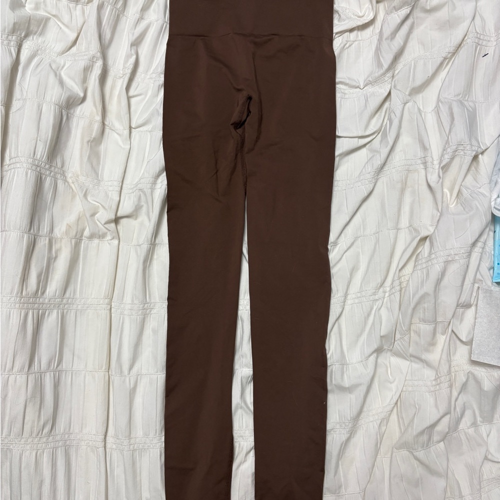 SKIMS Brown Leggings Comfortable Bottoms